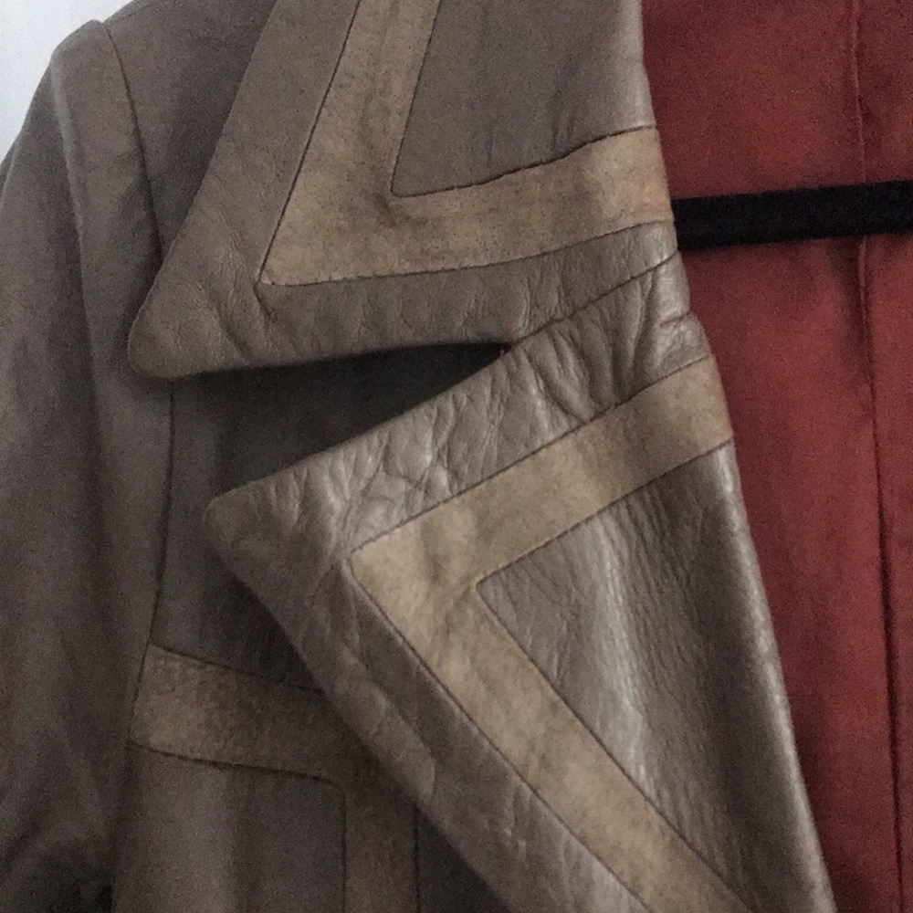 Vintage Leather Coat - Picture 4 of 9